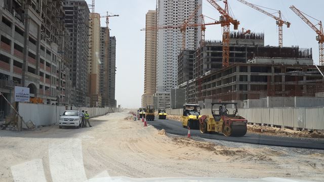 EmiratesCityAjmanRoadConstruction_RoadRoller_InFullProgress1